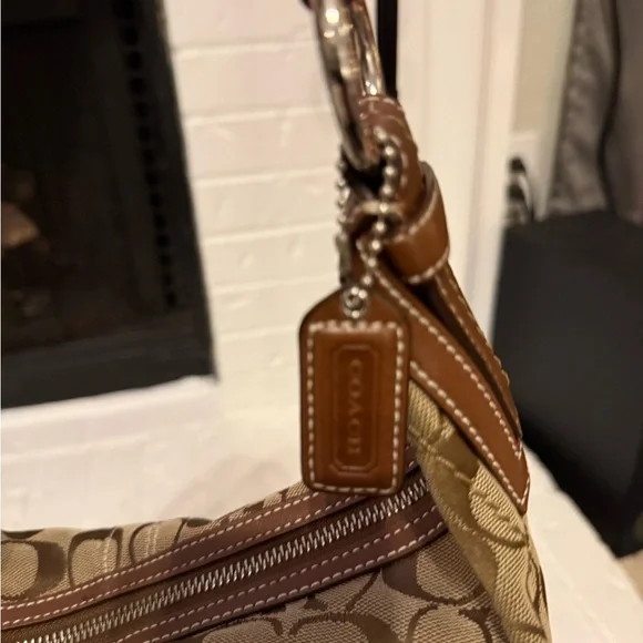 Vintage Coach Signature Shoulder Hobo Bag - Picture 6 of 6